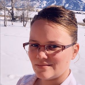 Meet your Posher, Cassandra